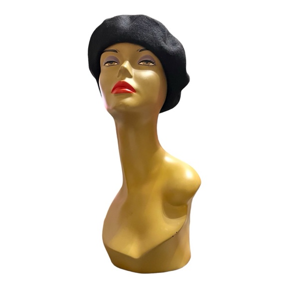 Woman’s Black Wool Beret Hat - Picture 3 of 6